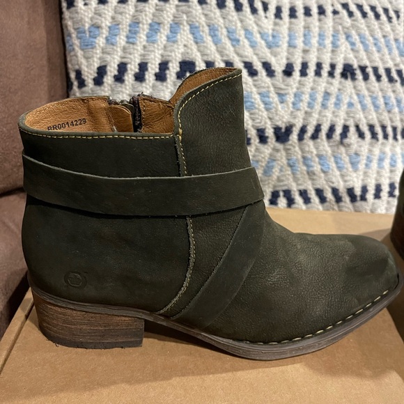 Born Shoes - New Born leather dark olive leather booties sz 7 m $120